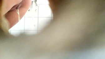 a young girl with nice face