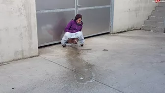 PissTsunami an der Laderampe mit HornyRoxy