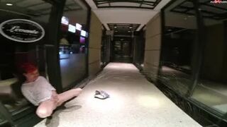 RoxyRoyal - ExtremPiss vor?s Schaufenster