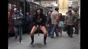 Extreme Public Piss Girls 27