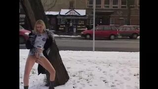 Extreme Public Piss Girls 005