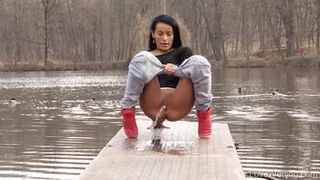 Lexi Dona - Pissing scene