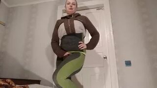 KateRoss - Huge pissing compilation feb part 2 1 ho