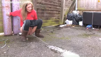 Scene 2157 (Holly Kiss)