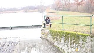 Canal Peeing