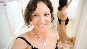 RedmysteryIsabel - Pee after orgasm
