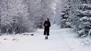 Bare Bottom In Snow