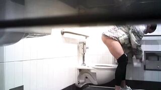 Hot Girls In Student Toilet 12