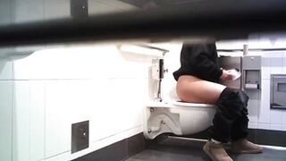 Hot Girls In Student Toilet 11