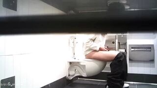 Hot Girls In Student Toilet 8