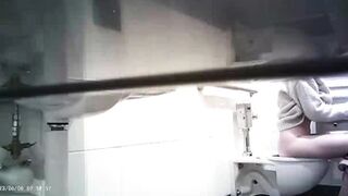 Hot Girls In Student Toilet 5