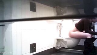 Hot Girls In Student Toilet 2