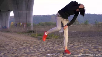 Laura Nellis - Soaked jeans