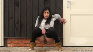 Mariana - Pissing Scene