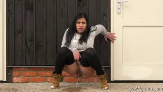 Mariana - Pissing Scene