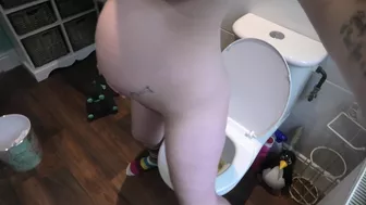 Sydney Harwin - Pregnant pee and dripping cunt