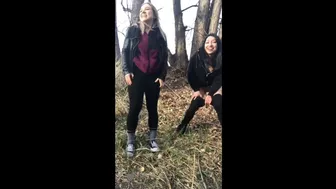 Kaiia Eve - Public pee bffs flash twerk outdoors