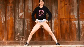 Kathy - Pissing scene