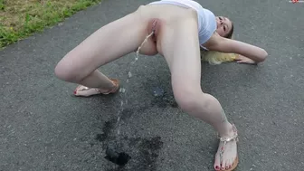 Brav War Gestern - You have to see that! Pissed Mega Public in the back arch!