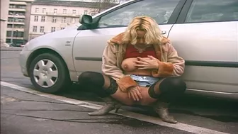 Solo Pee Girls - Kathy Davis