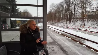 LilliVanilli - Pee your life !! Public !!!