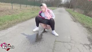 Maya Maibach - My first piss video