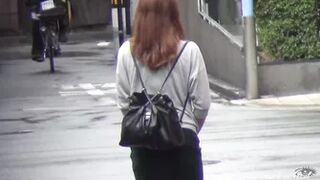 Girls Pissing E23