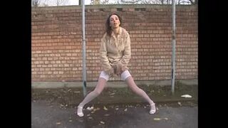 Solo Pee Girls - Amanda