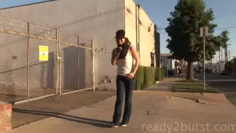 Mia - Cant hold it and pisses her pants