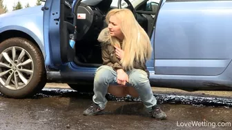 Victoria - Pissing Scene