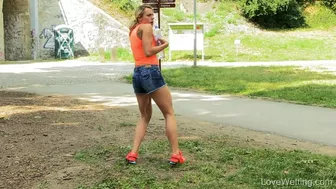 Brittany Bardot - Jogging blonde