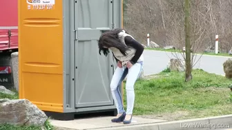 Ally Style - Parking lot