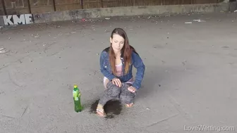 Caroline Ardulino - Pee countdown