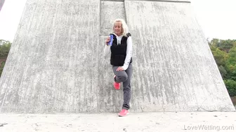 Licky Lex - Wet, pee, stop!