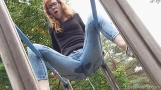 Foxy Sanie - Spread your legs!