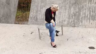 Licky Lex - Double crossed legs