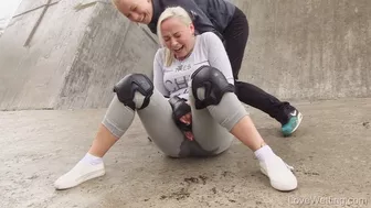 Licky Lex + Naomi - Wrestling - or not?