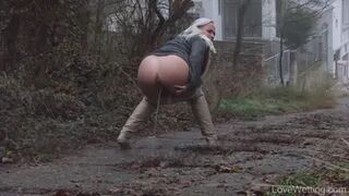 Naomi - Pissing Scene