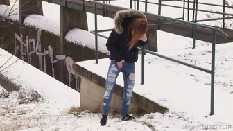 Foxy Sanie - Slippery when wet