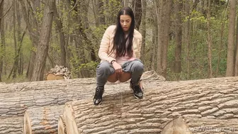 Eveline Dellai - Pissing Scene