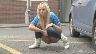 Naomi - Pissing scene