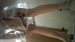 Glasses cheongsam shaking urine