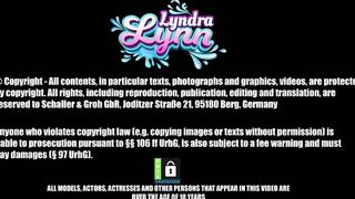 LyndraLynn - My Brown Hotpants