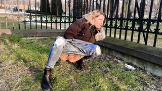 Claudia - Pissing Scene