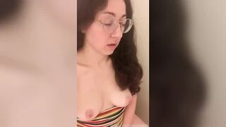 mazzykiti - My clit loves being flicked when I’m right on the edge of peeing ViP