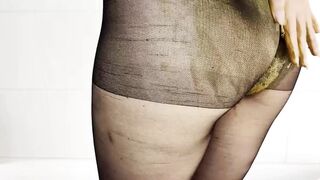 The_Prime_Alpha - Pooping & Smearing in Pantyhose