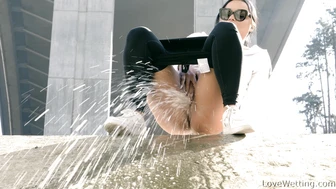 Daphne - Pissing Scene