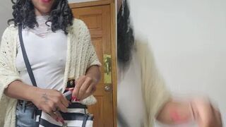 UniQueen21 - Uni”Ella Why Use the Toilet?