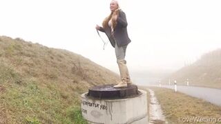 Naomi - Pissing Scene
