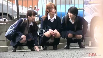 UNKW-047 04 Girls with small bladders peeing outdoors multiple times. (Uncensored)